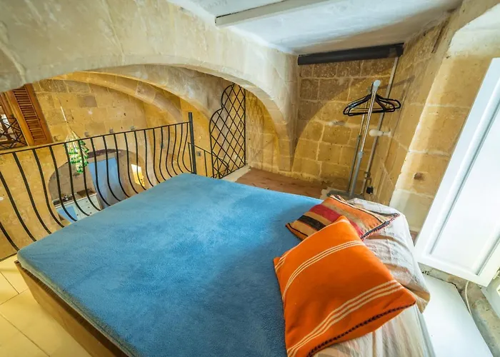 Pa- Pandora\'S Loft